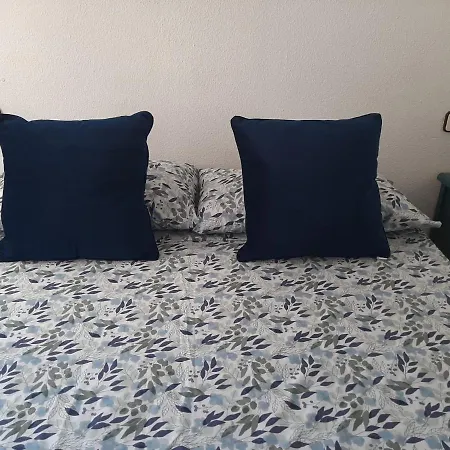 아파트 Amazing Sunny Flat With Balcony Pool Two Mins From The