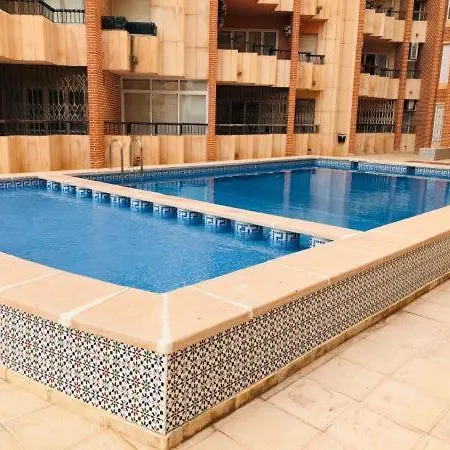 شقة Amazing Sunny Flat With Balcony Pool Two Mins From The *