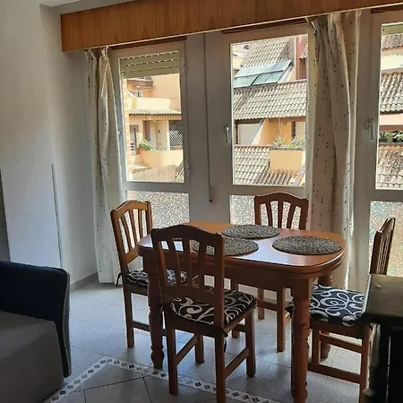 Amazing Sunny Flat With Balcony Pool Two Mins From The تورّيفيِخا