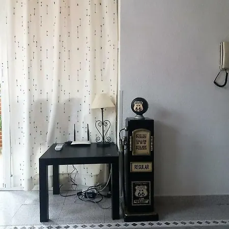 Amazing Sunny Flat With Balcony Pool Two Mins From The شقة