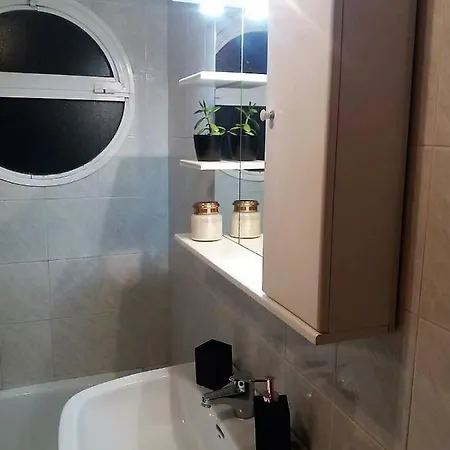 شقة Amazing Sunny Flat With Balcony Pool Two Mins From The