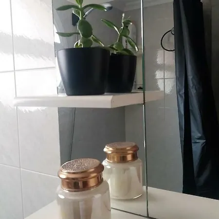 شقة Amazing Sunny Flat With Balcony Pool Two Mins From The تورّيفيِخا